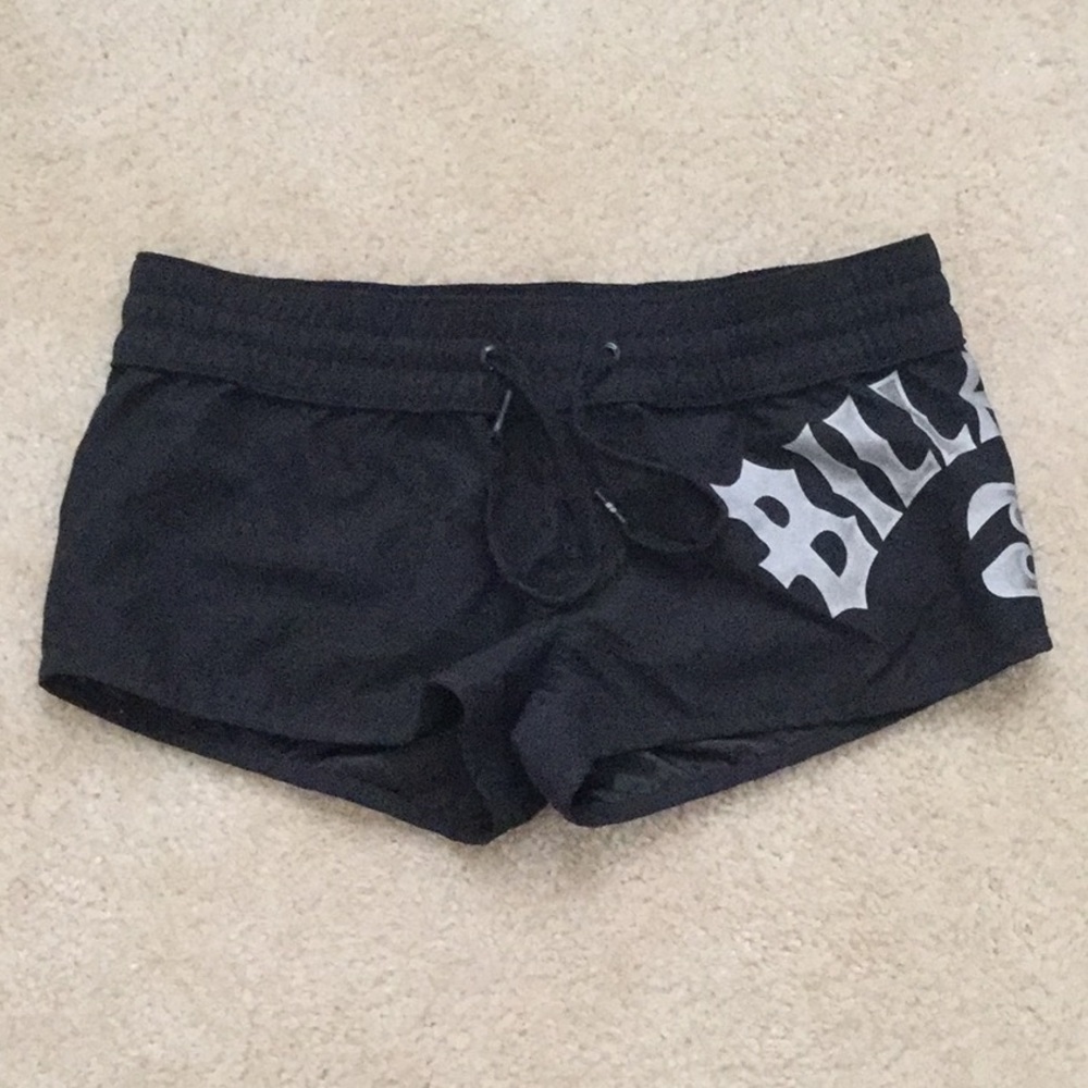 NWOT Billabong Boyshort. Size Small